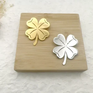 Broche trèfles